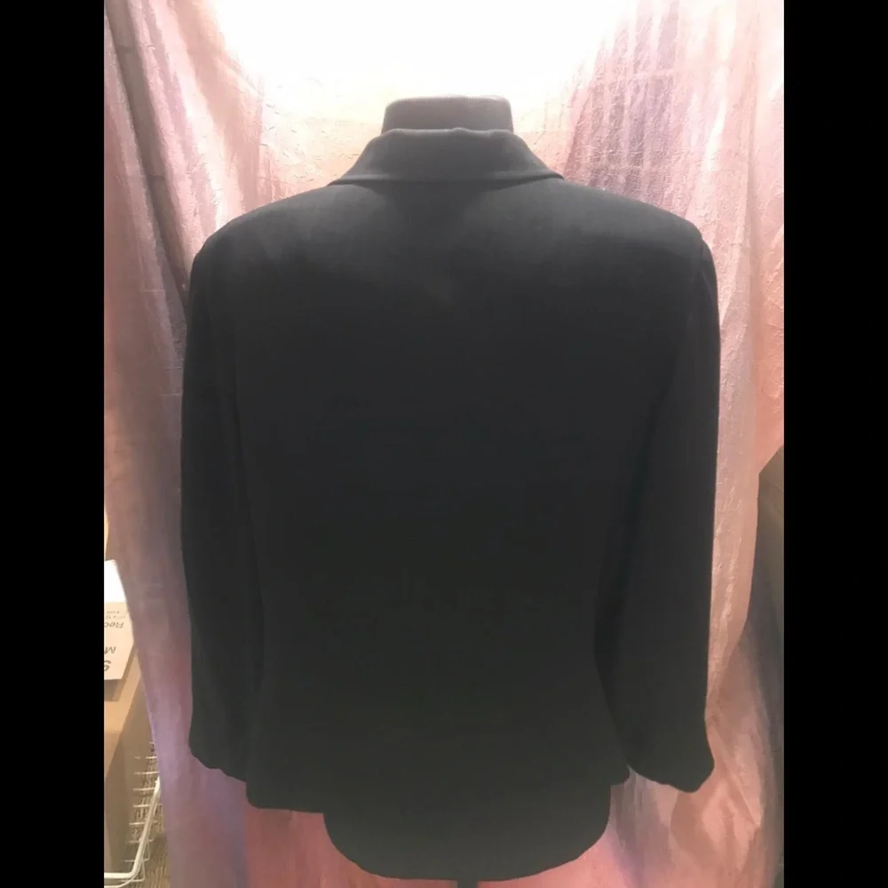 Montee Collection Black Blazer‎